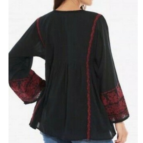 Roberta Roller Rabbit embroidered v neck top - Picture 2 of 11